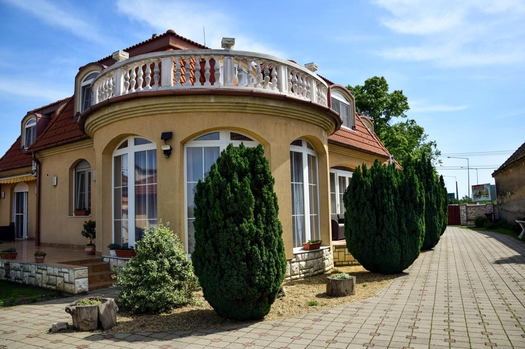 Ambrozia Guesthouse Nagykanizsa Exteriör bild