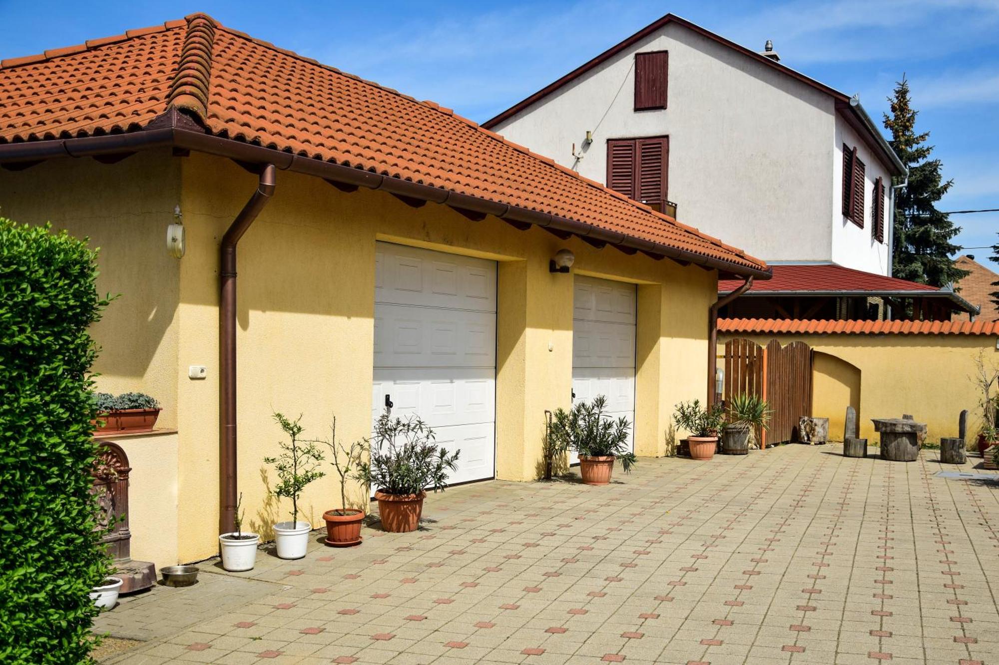 Ambrozia Guesthouse Nagykanizsa Exteriör bild