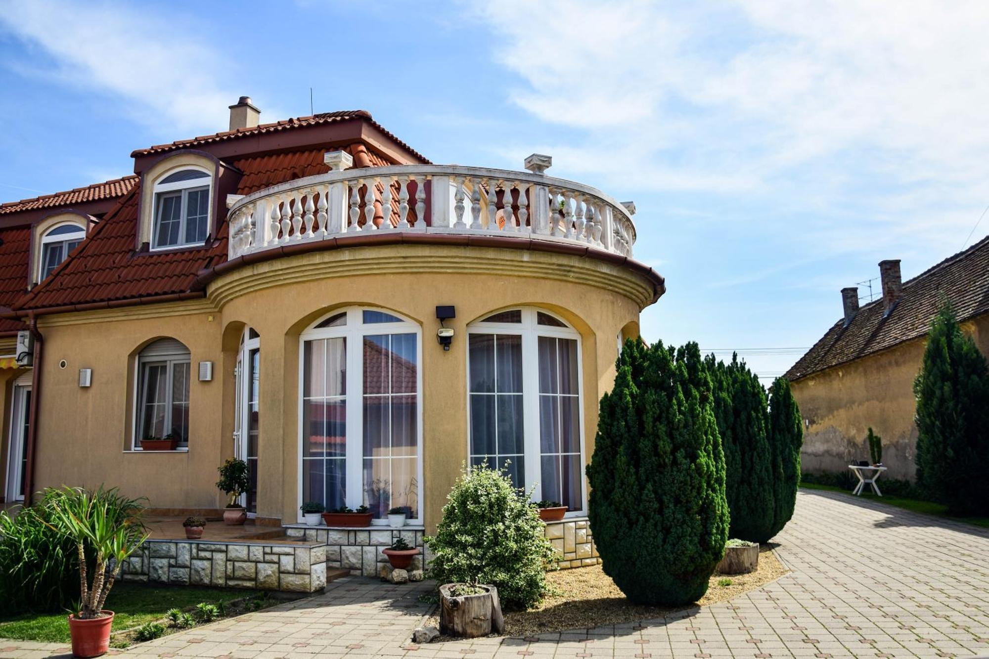 Ambrozia Guesthouse Nagykanizsa Exteriör bild